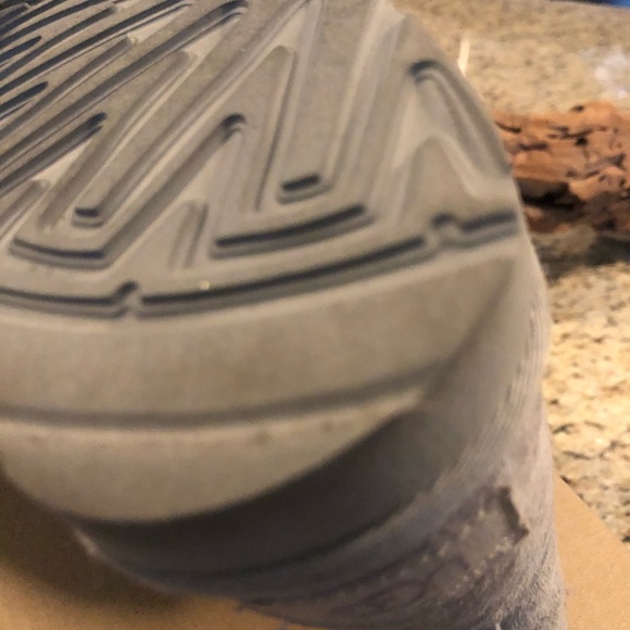 Girls Grey side zipper uggs great shape !!! Gently worn. Size 3. - Picture 6 of 7